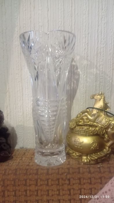 Бокалы набор чешские Ваза хрустальная и чешская красная