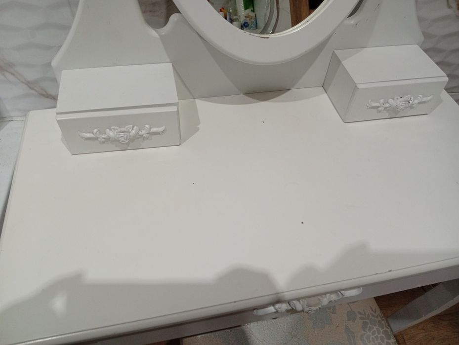 Toaletka damska z taboretem