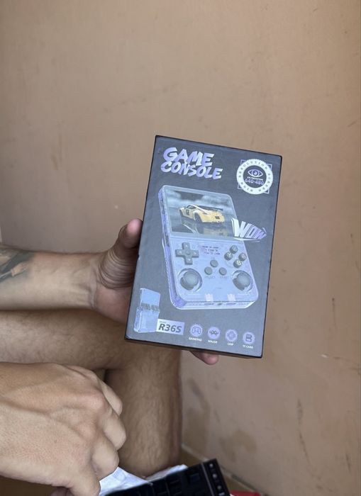 Consola Retrocase com + de 700 jogos