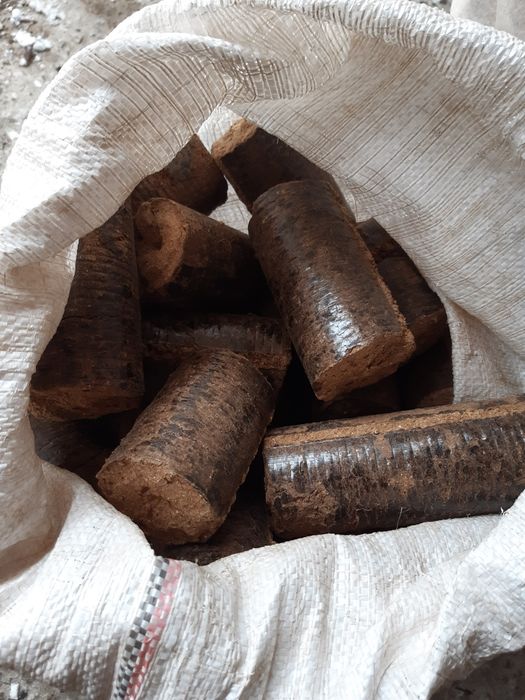 Паливні дубові брикети «Nestro» (100%)