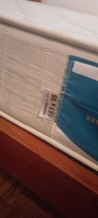 Cama com Colchão
