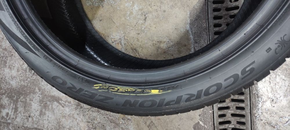 Pneus 285/40/22 e 325/35/22  Pirelli semi novos
