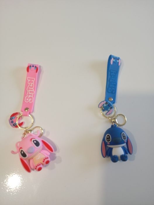 Brelok do kluczy Stitch niebieski lub różowy