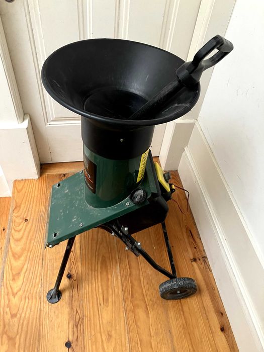 Triturador de jardim elétrico Black and Decker GA 1700e
