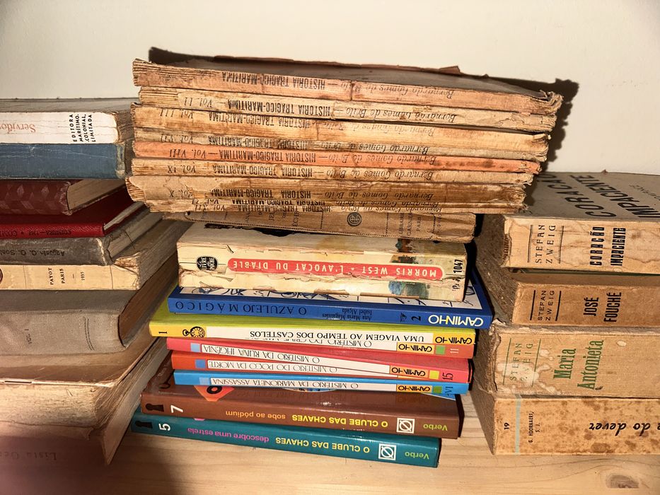 Vendo Livros Diversos