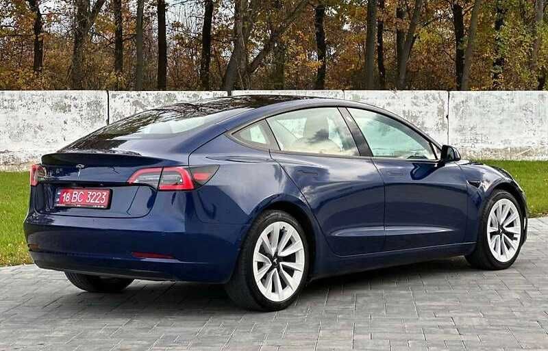 Tesla Model 3 2021