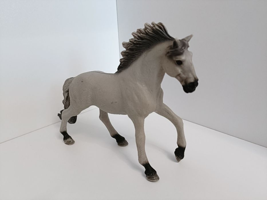 Figurki Koni Schleich