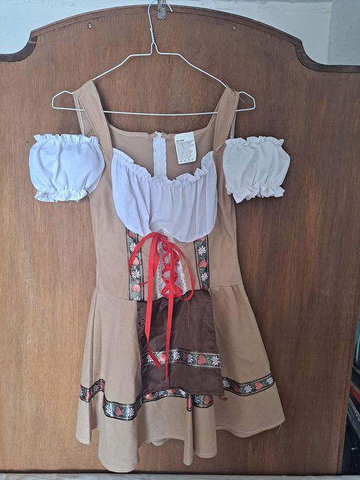 OKtoberfest - Lote de 3 fatos senhora