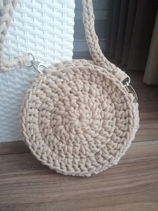 Torebka ze sznurka makrama szydełkowa ręcznie robiona