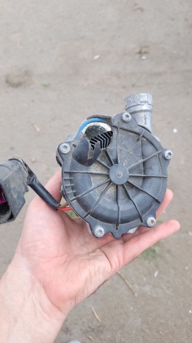 Насос вторинного повітря