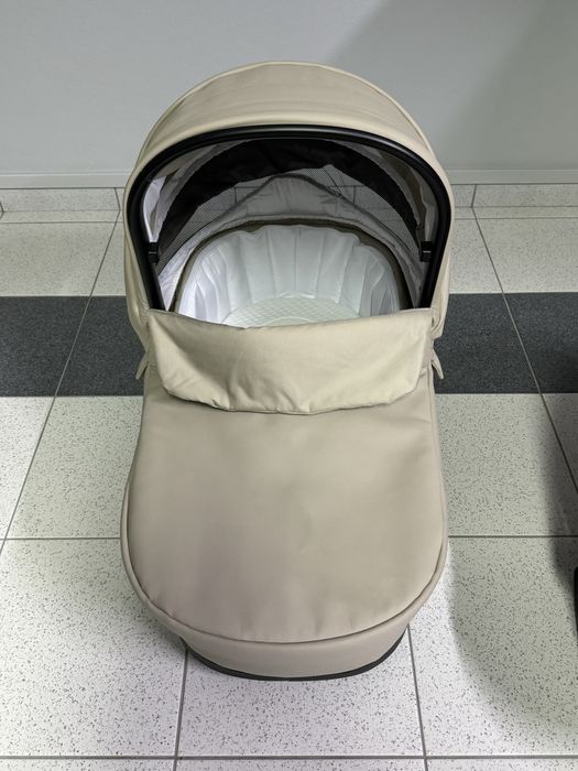 Carrinho de bebé trio + base isofix (bébécar)