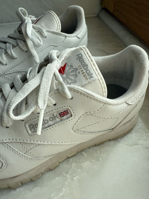Buty sportowe Reebok Classic białe skórzane 38,5