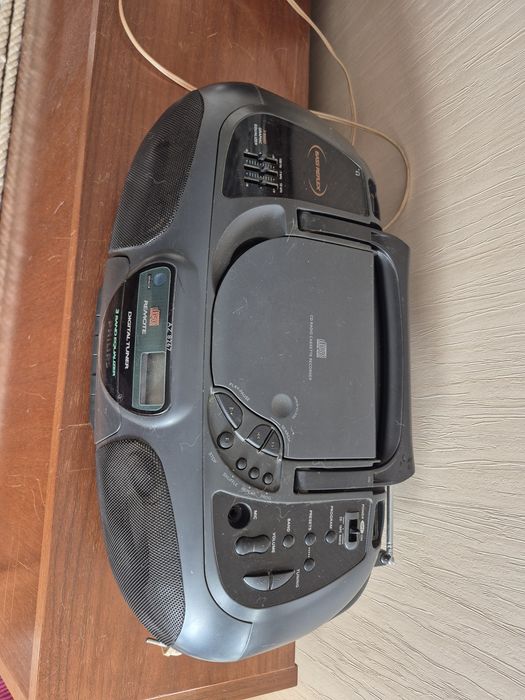 Магнітола - радіоприймач  Magnavox (Philips) AZ8267 переносна, б/в