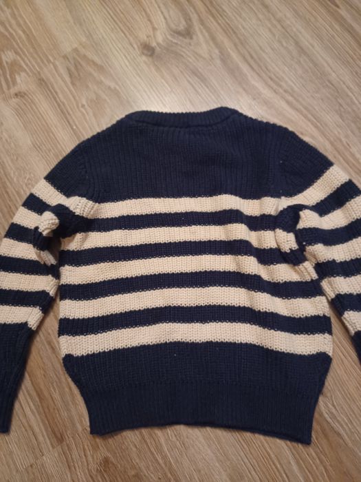 Nowy sweterek dziewczyny rozm.98/104