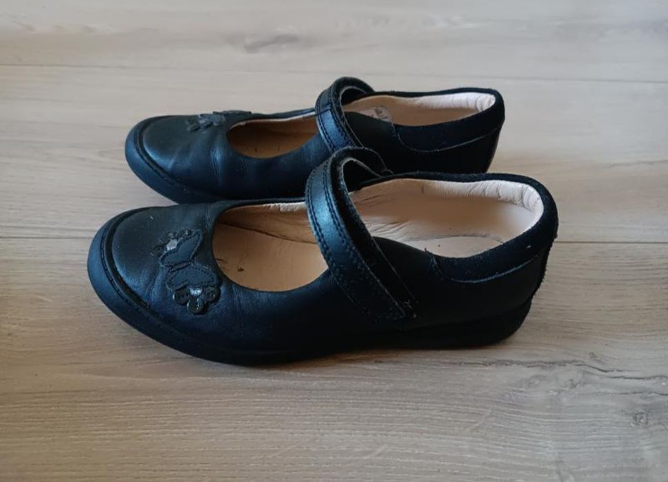 Шкіряні шкільні туфлі Mary Jane від Clarks.  32р, (19,5 см.)