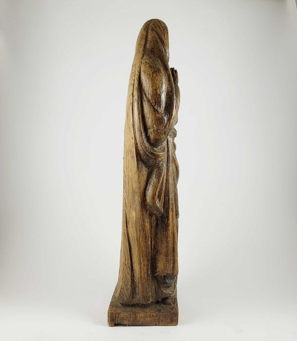 Stara rzeźba drewniana – figura sakralna – dąb