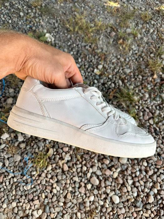 Tamaris sneakersy rozmiar 40