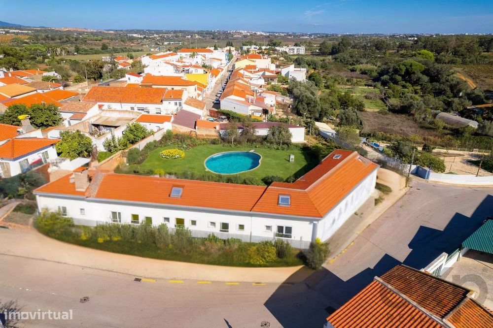 Terreno para construção no centro de Odiáxere para construção de apart