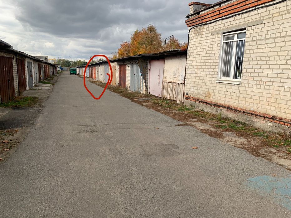 Продам гараж под склад сто Ньютона.  Коммунальная.новые дома