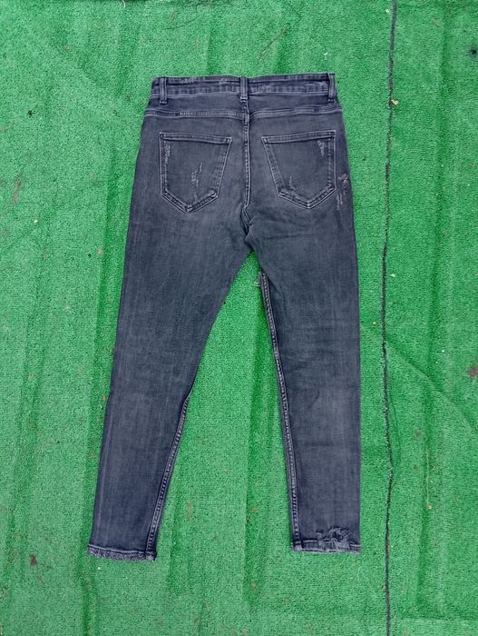 Calças ZARA Man pretas com rasgões – tamanho 38