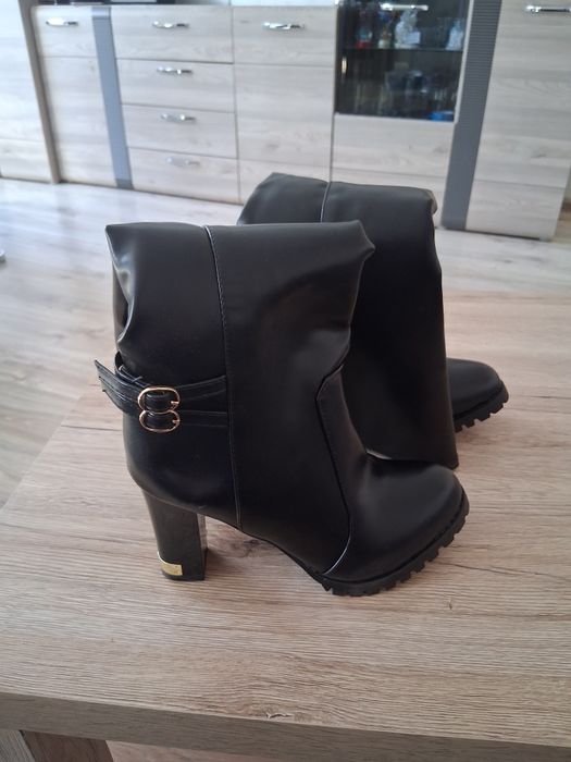 Kozaki damskie z wysoką cholewką 39 zimowe