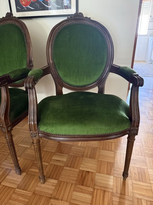 Duas cadeiras 50 euros conjunto
