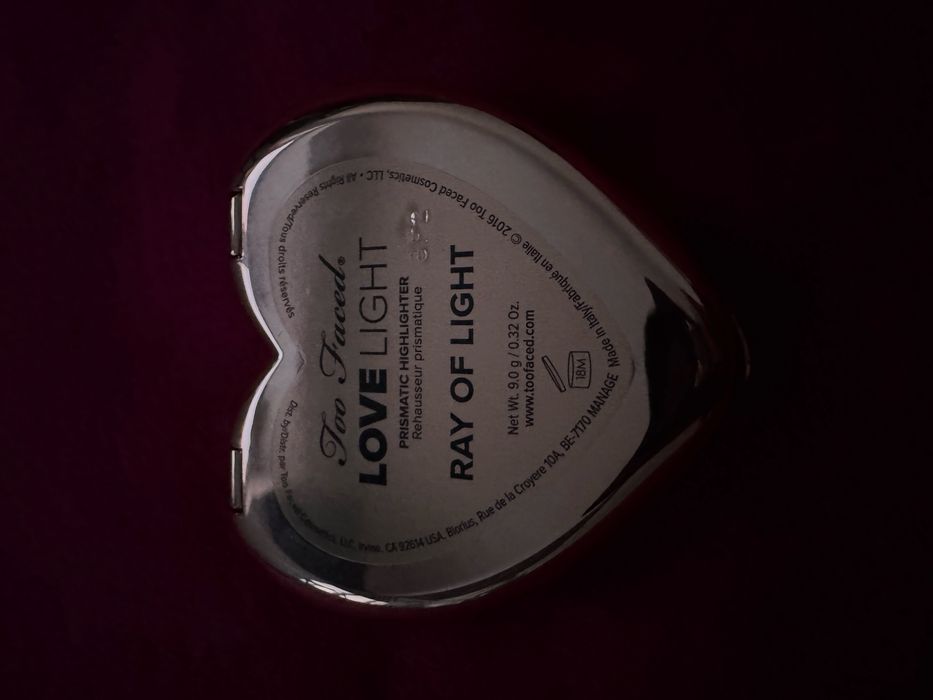 Rozświetlacz TOO FACED Love Light