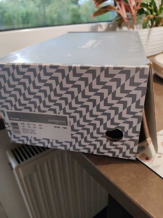 ADIDASY Hummel Authentic r. 44 – jak nowe – buty halowe / sportowe.