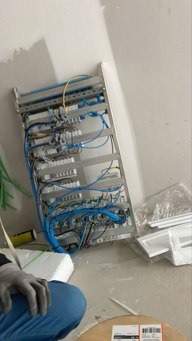 Eletricista – Instalações e Reparações Urgentes