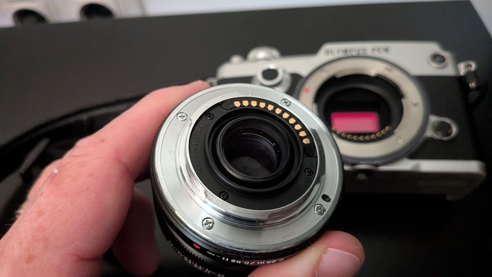 Olympus Pen F com objetiva 17mm