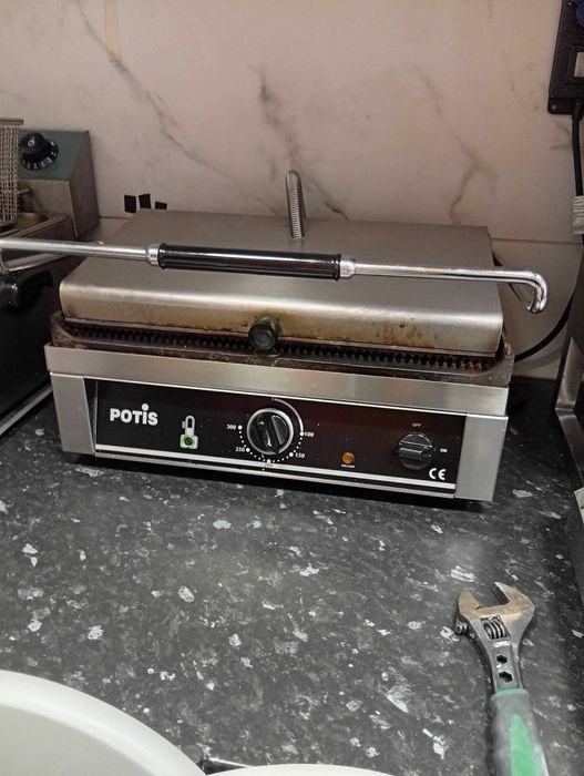 Wyposażenie grill baru