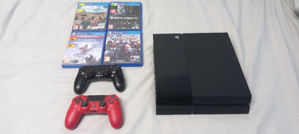 PS4 Fat, 2 kontrolery + 4 gry