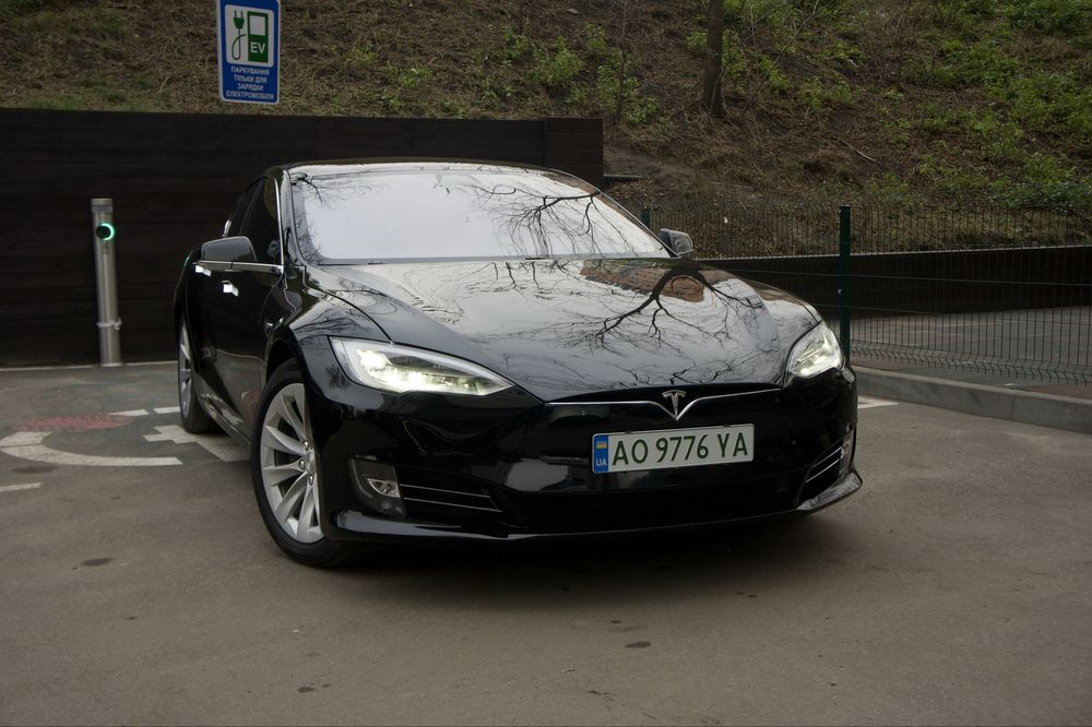 Tesla Model S 2019 Raven Long Range