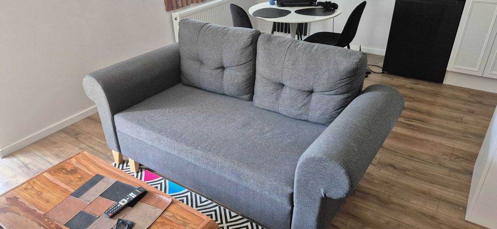 Kanapa sofa rozkładana mała - stan idealny z pojemnikiem na pościel