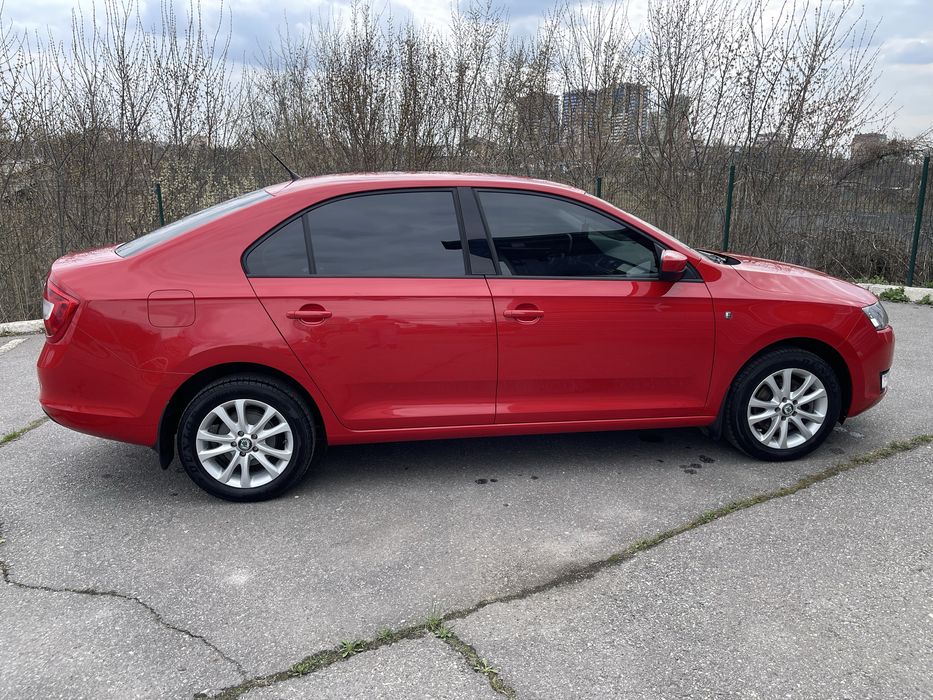 Продам Skoda Rapid 2014 год