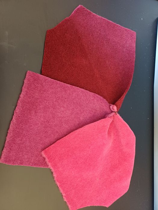 В наявності Тканина Фліс ( є різні кольори)