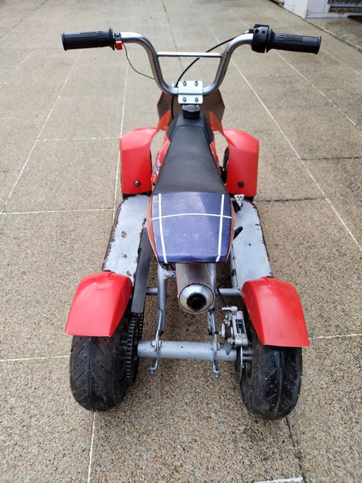 Moto quatro / 4 Spider a combustível poucas vezes usada