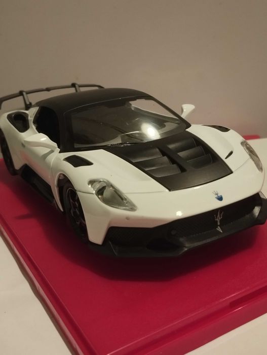 Модель спорткар Maserati GT2.1/24