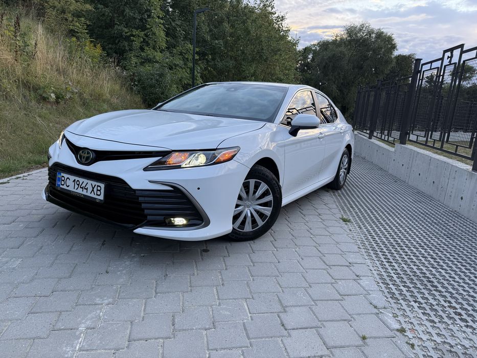 Продам економну TOYOTA CAMRY Hybrid