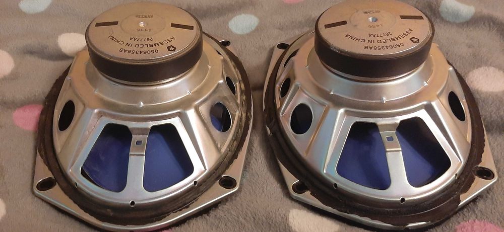 Oryginalne głośniki Chrysler 6×9" (23×16 cm) para używane