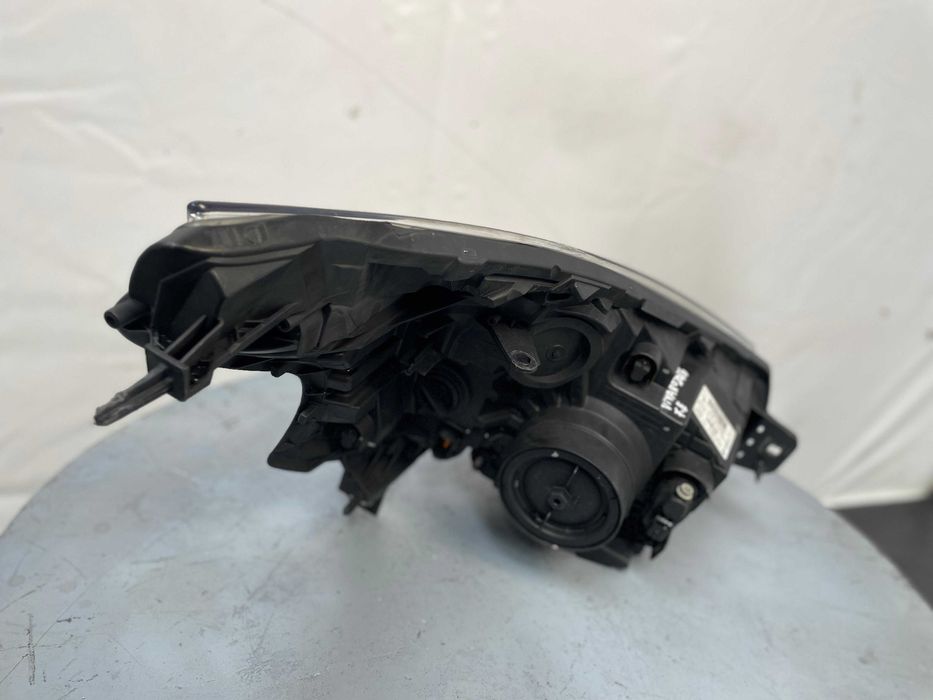 Ótica frontal esquerda Opel Vivaro III (2016)