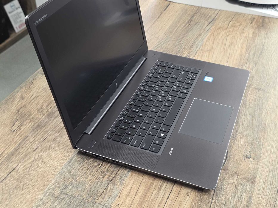 Laptop HP ZBook Studio G4 i7-7820HQ/16GB/QUADRO M1200/1024GB/WIN11 stan db gwarancja