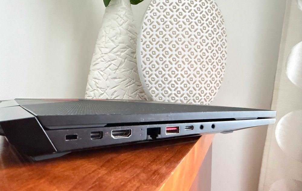 OMEN 15-ce0xx|15.6"FHD|i7-7700HQ|16G Ram|Ssd 256Gb+1TB HDD|GTX1060 6Gb