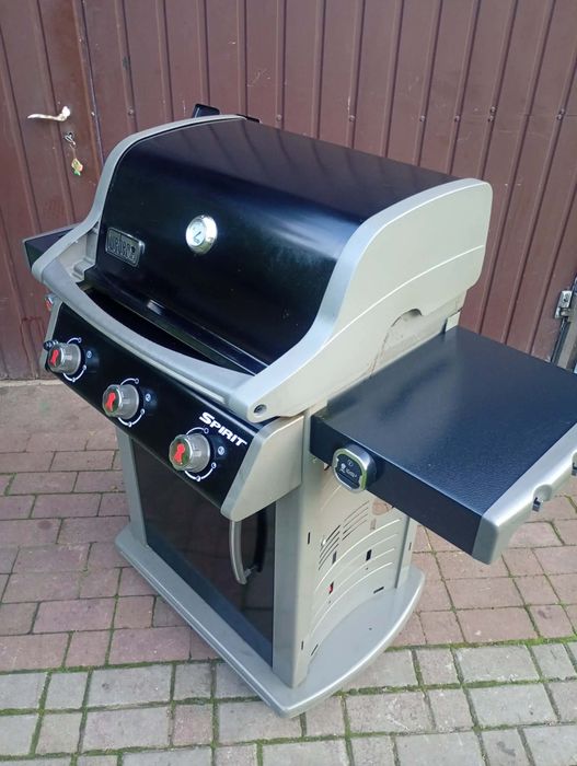 Duży grill gazowy
