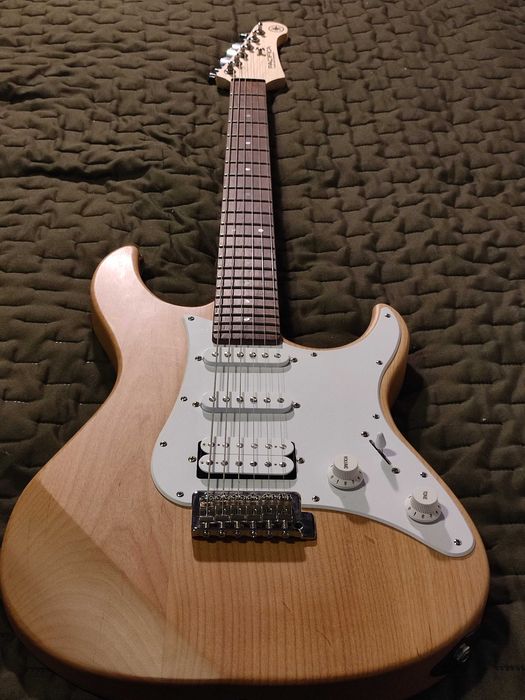 Yamaha Pacifica 112J YNS