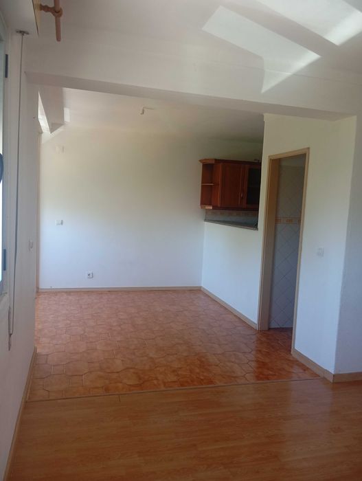 Arrenda-se apartamento T4 no centro da vila de Condeixa-a-Nova