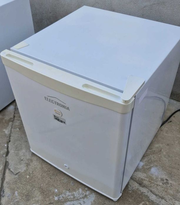 Mini frigorífico a funcionar