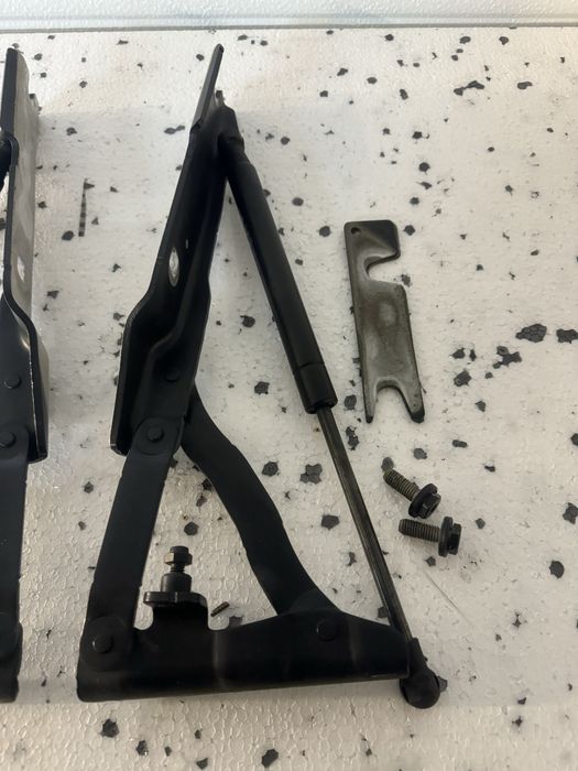 Zawiasy Maski BMW E60 E61 Siłowniki Gratis Komplet Prawy Lewy!