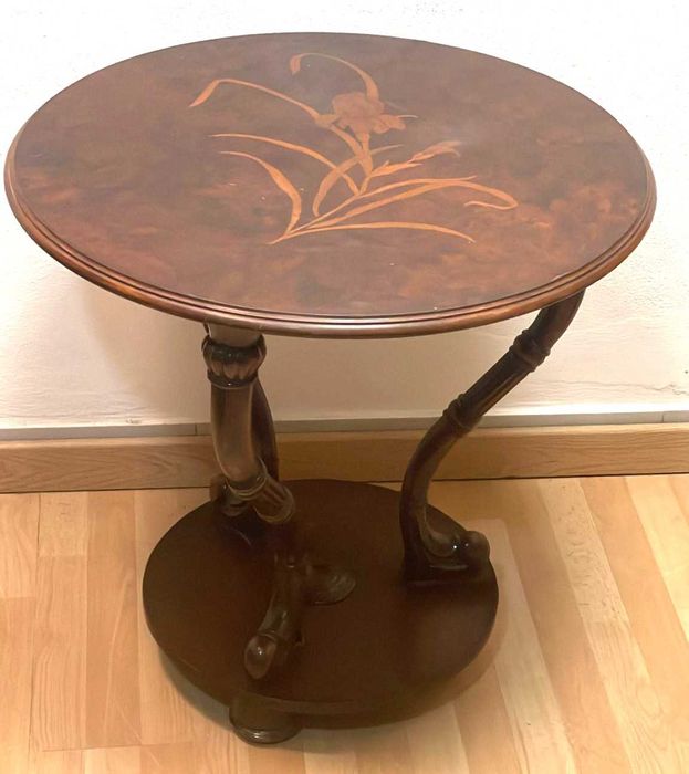 Mesa auxiliar circular de estilo clássico,  mesa de apoio ou de chá.