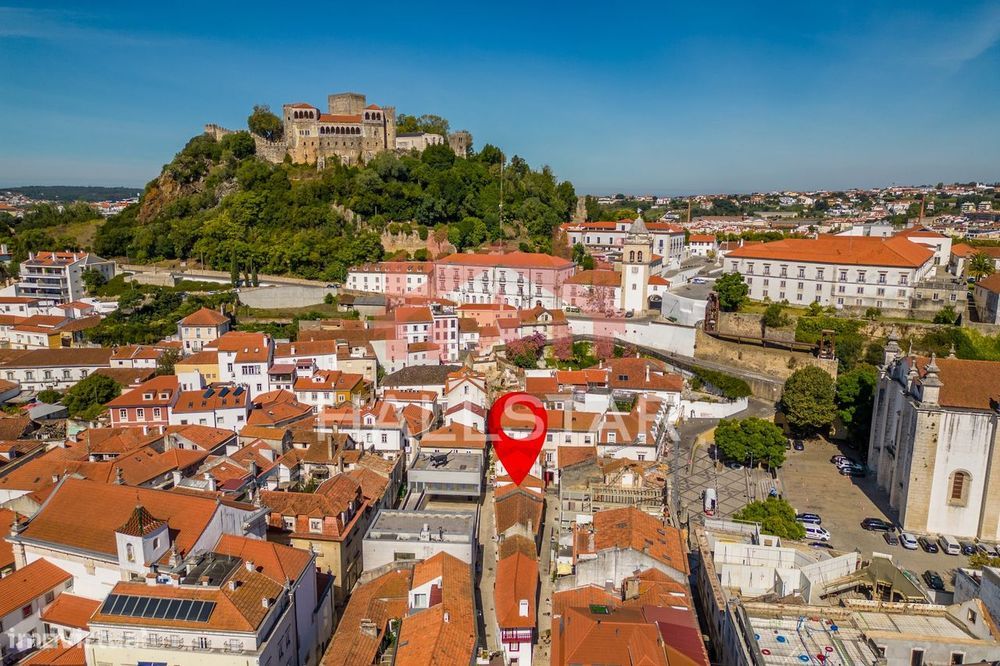 Prédio / 3 Pisos / Centro Histórico de Leiria